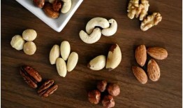 松鼠爱坚果新闻爆料,揭秘松鼠对坚果的疯狂热爱